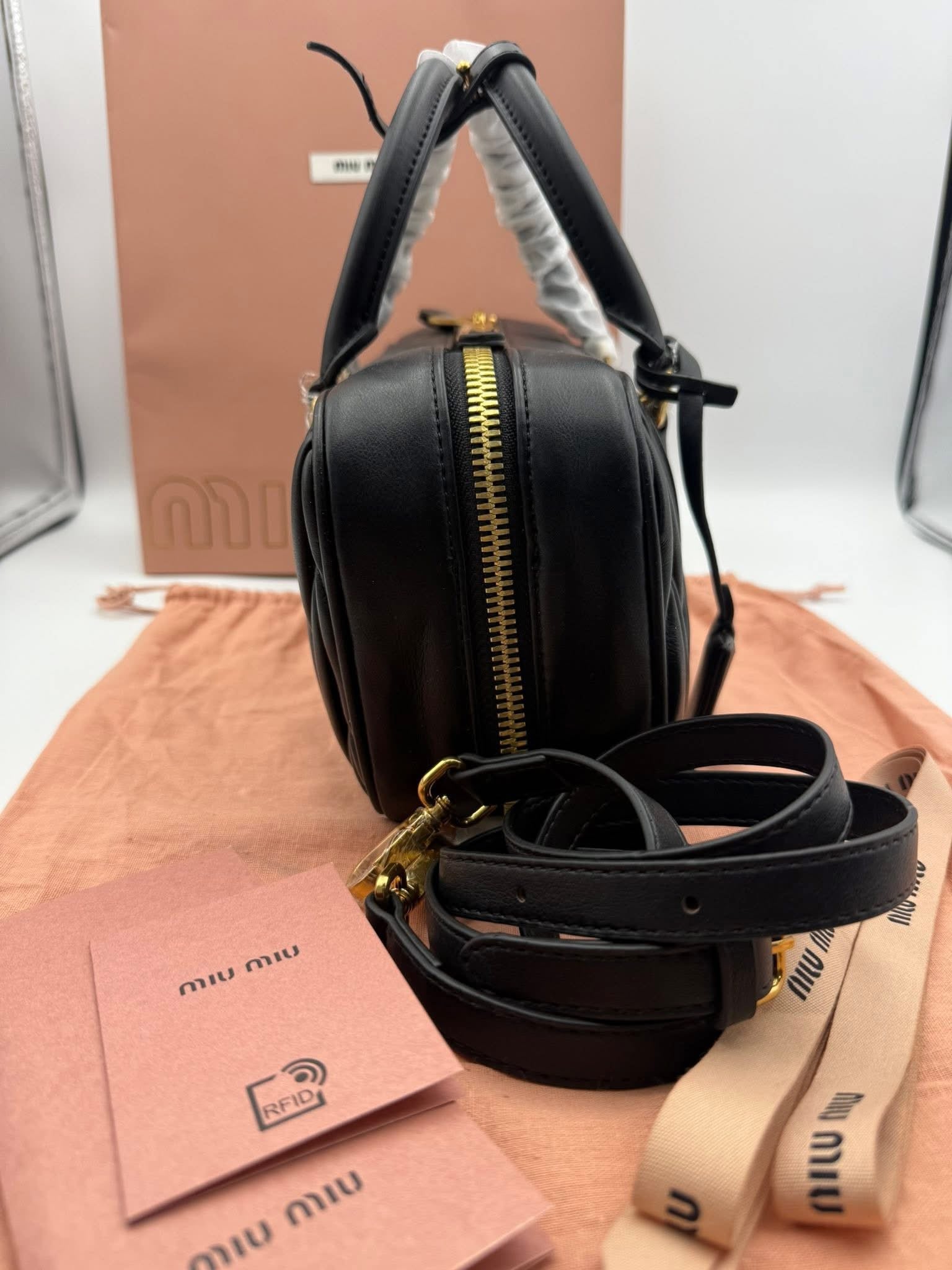 MM-ArcadieSoftBlack- Studio 1