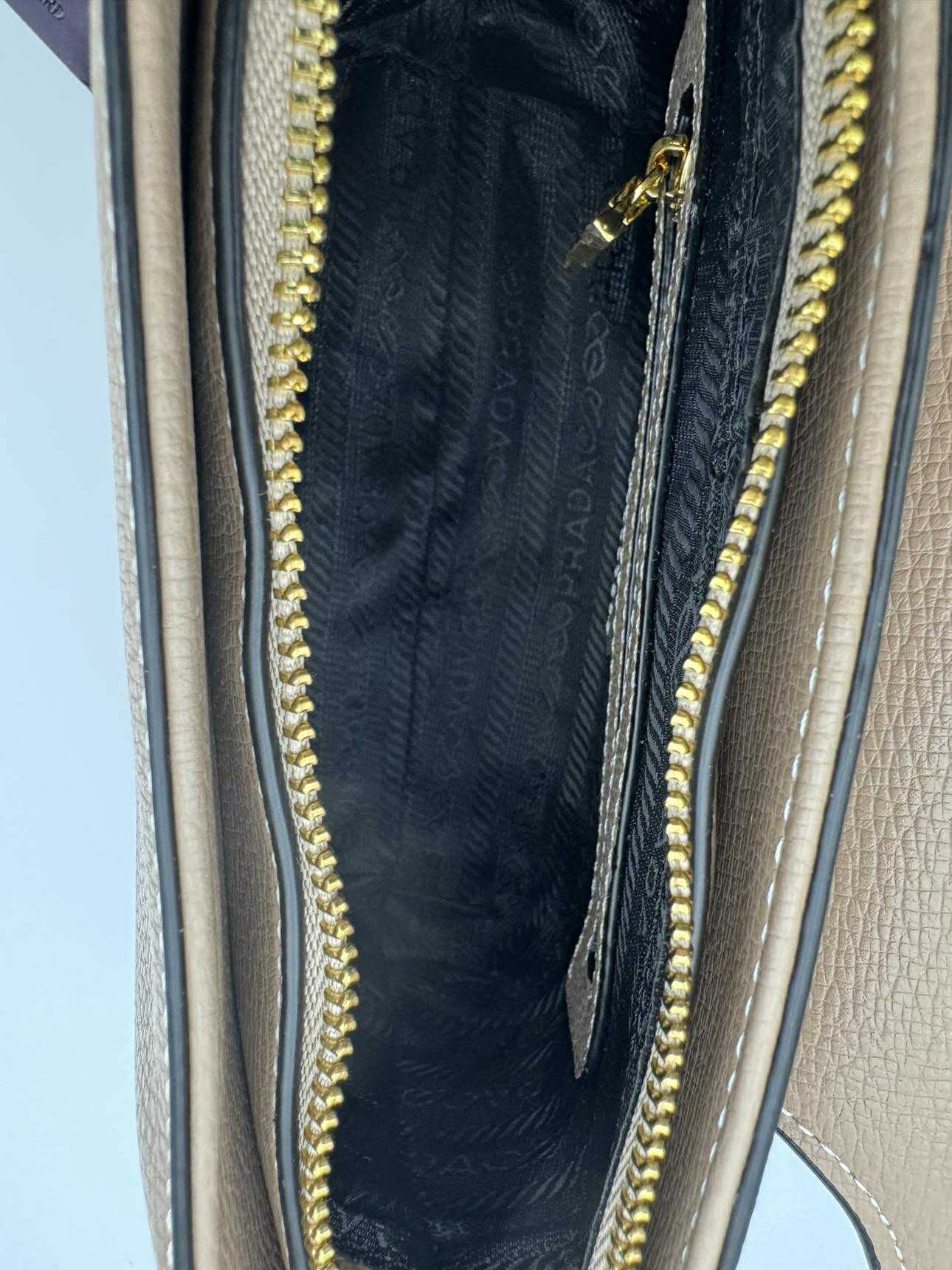 PR-Crossbody Apricot - Studio 1