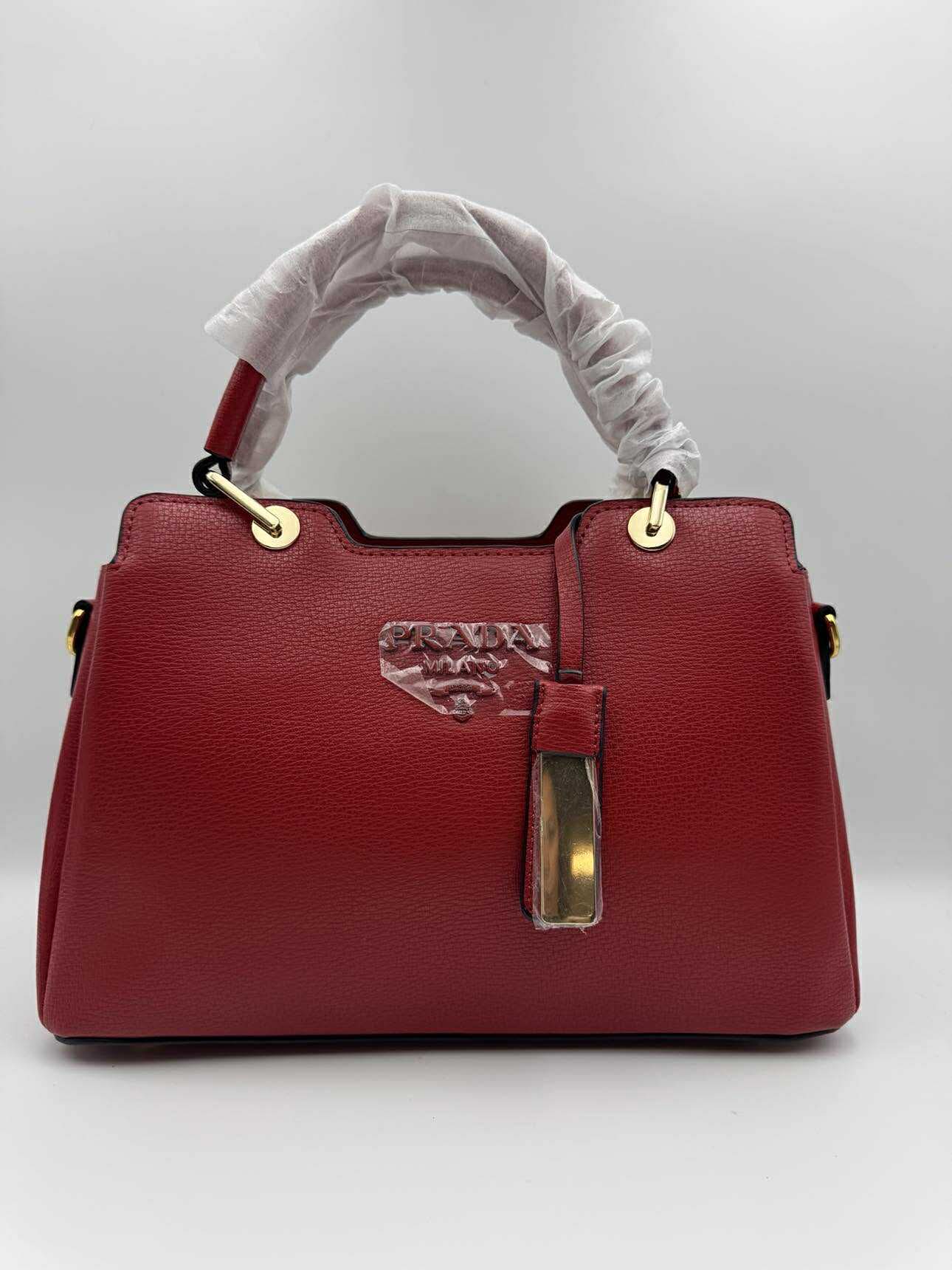 PR-Handbag Red - Studio 1