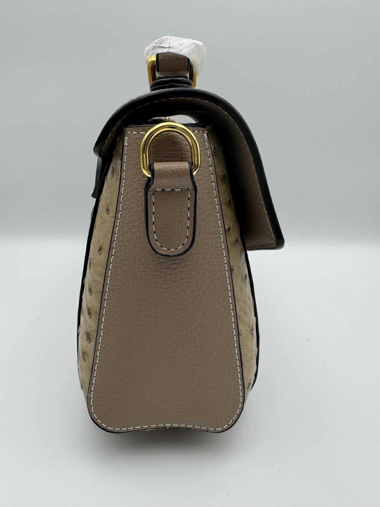 PR-Crossbody Apricot - Studio 1