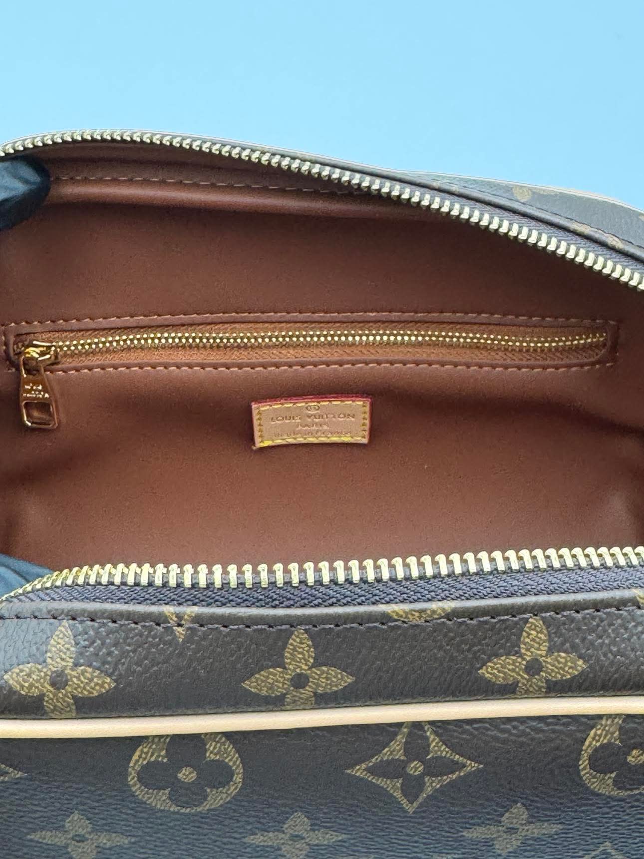 L-Toiletry Monobrown - Studio 1