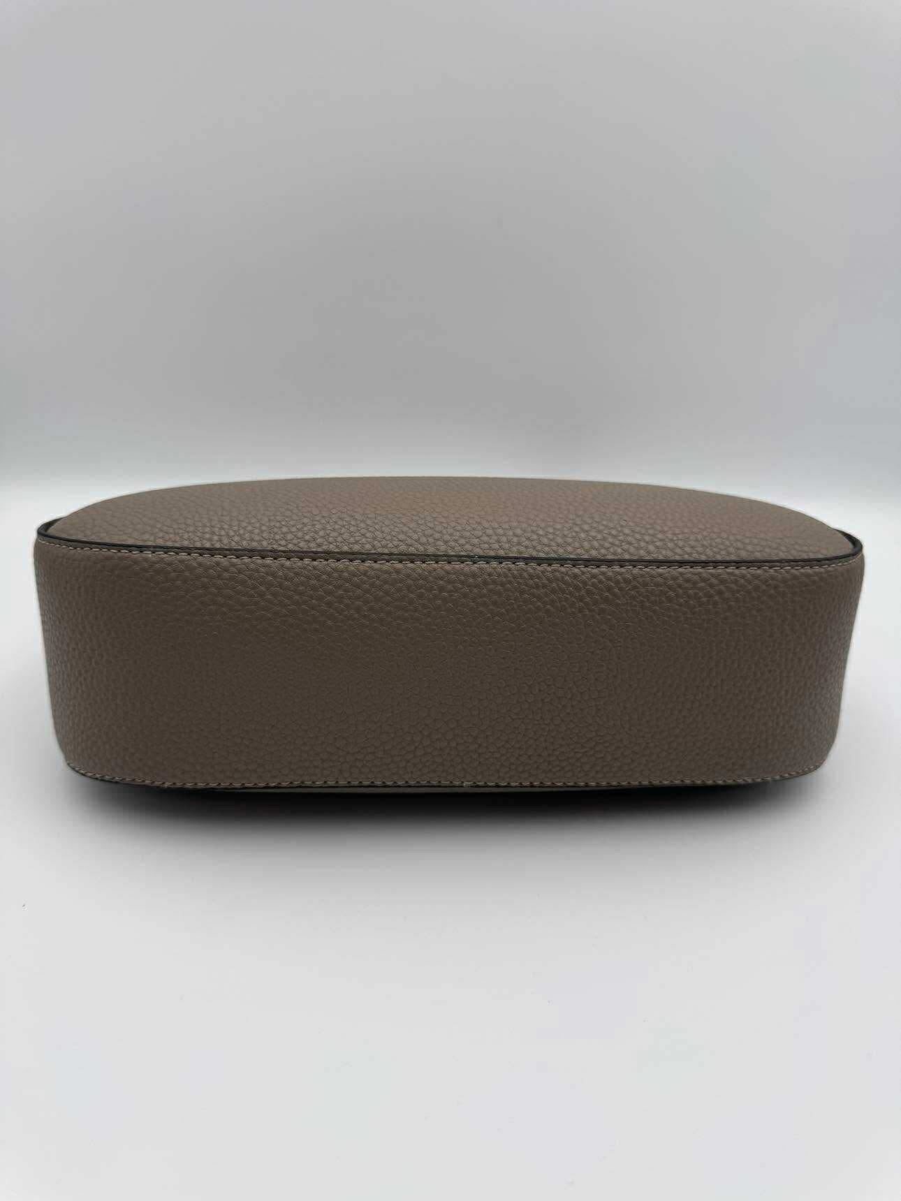 PR- Crossbody Taupe - Studio 1