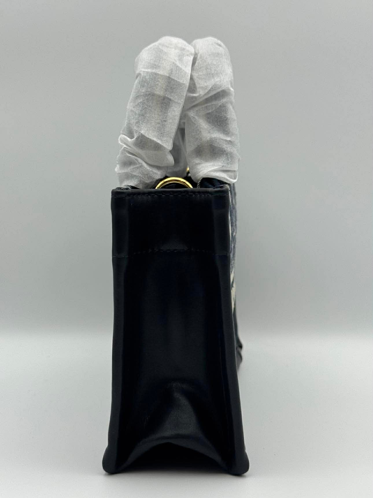 CD-Mini Tote- Studio 1