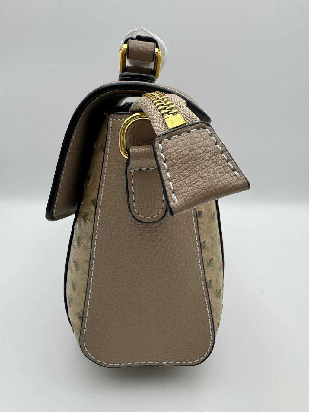 PR-Crossbody Apricot - Studio 1