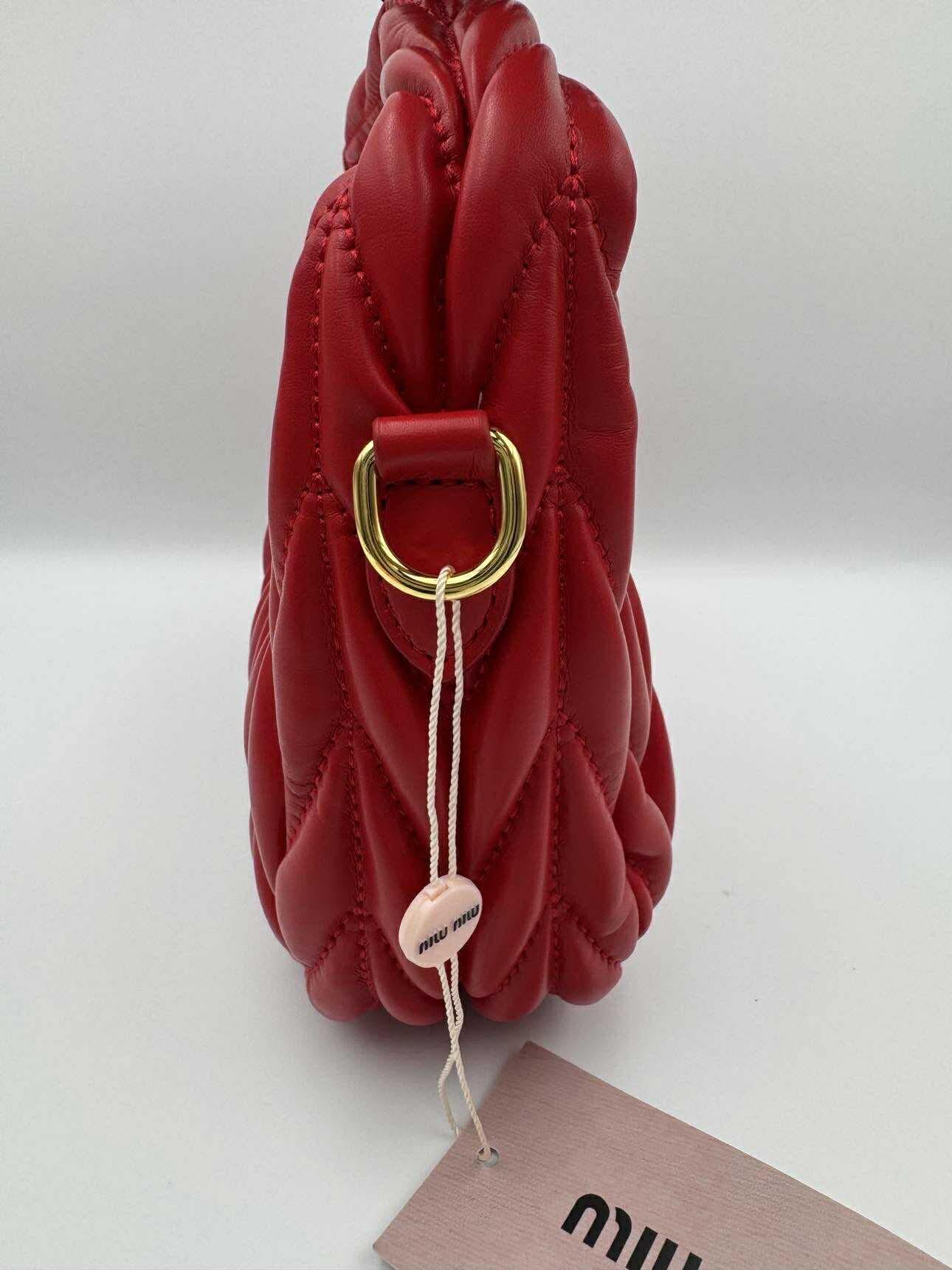 MM-Wander Red - Studio 1