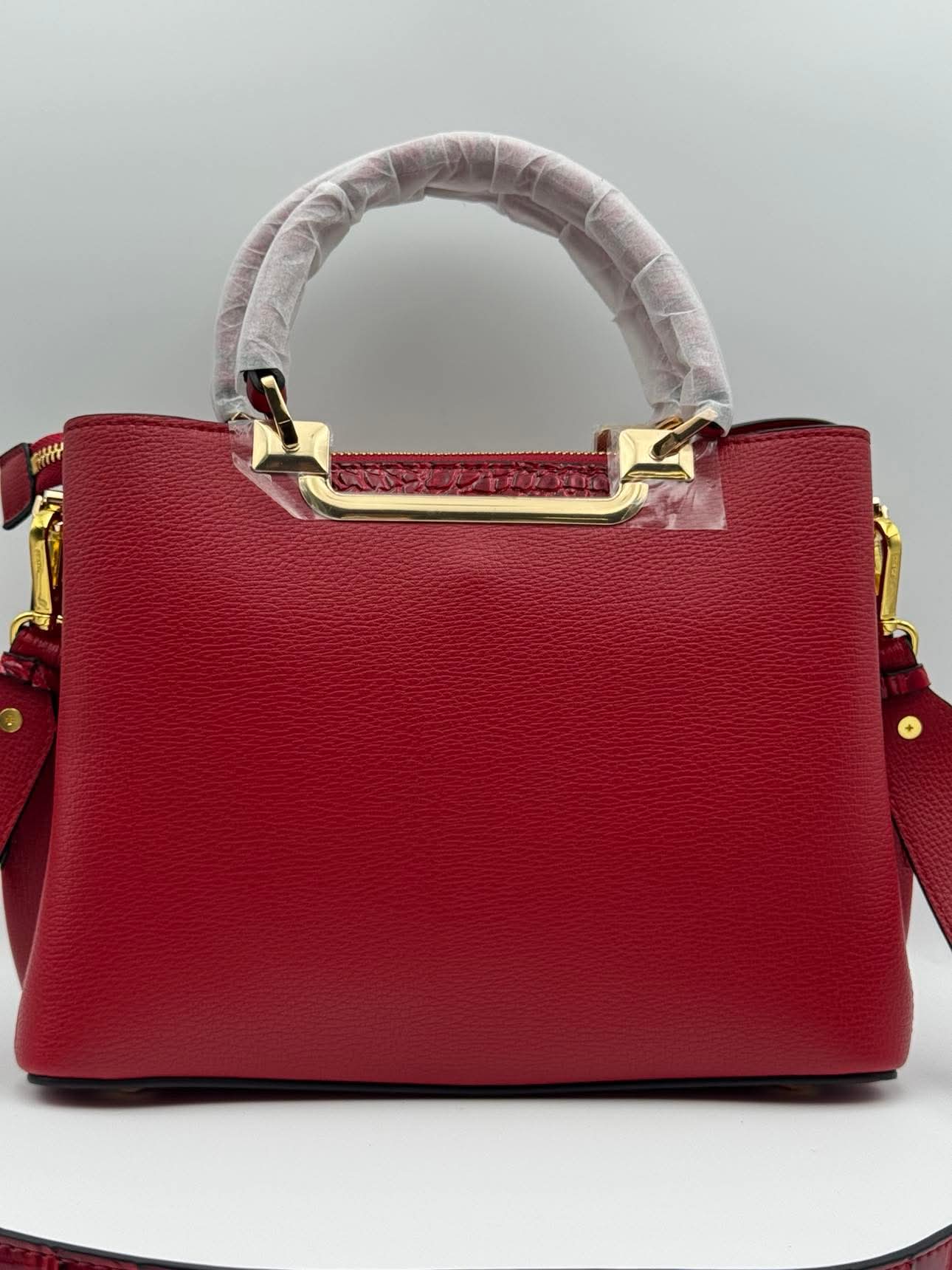 PR-Handbag Red - Studio 1