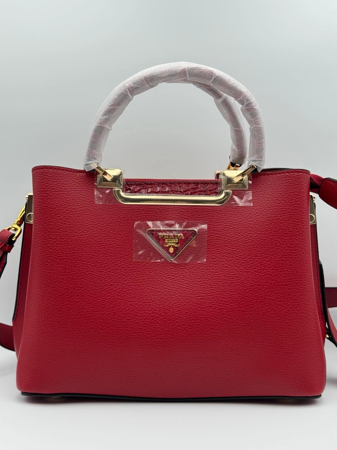 PR-Handbag Red - Studio 1