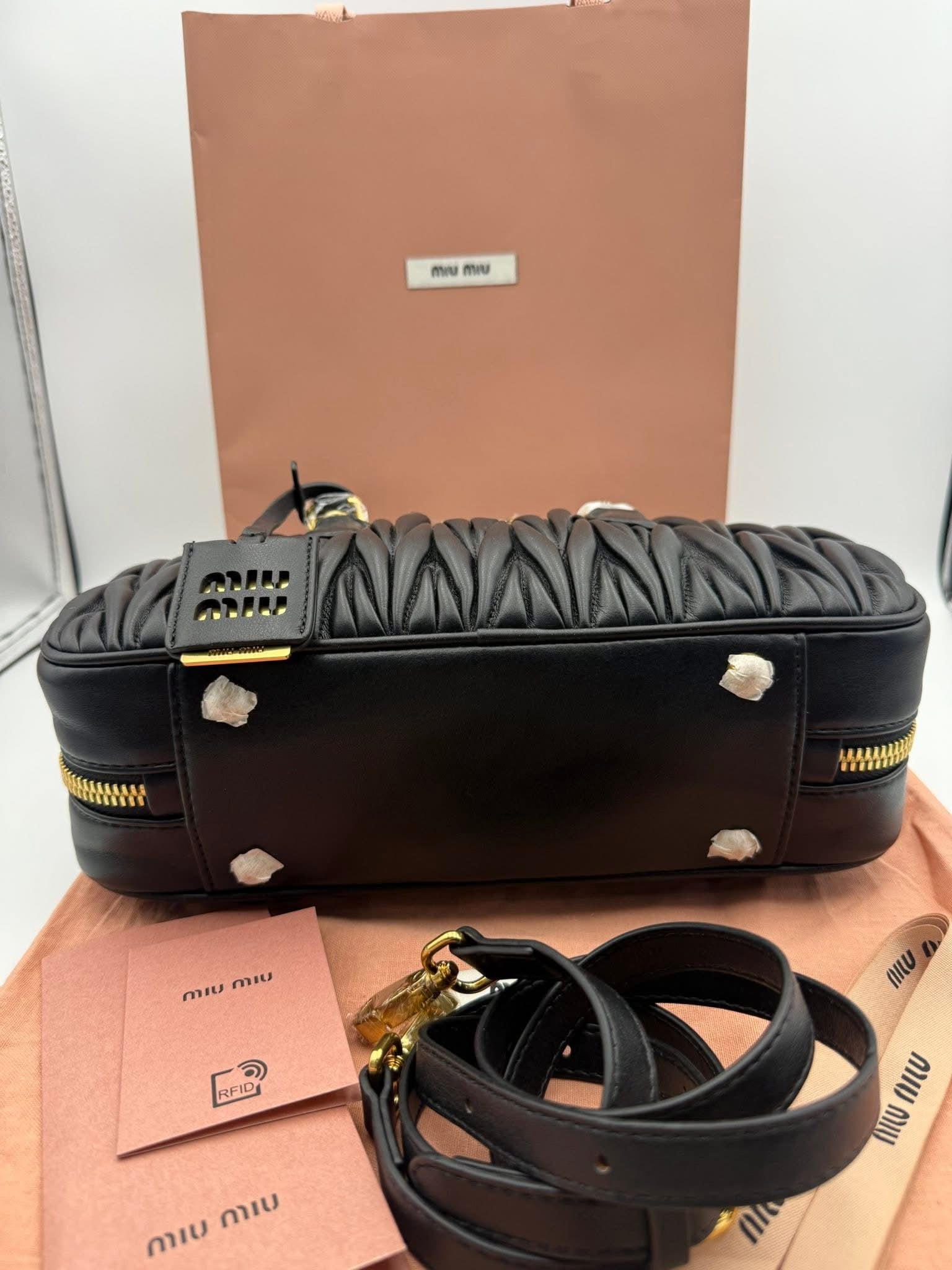 MM-ArcadieSoftBlack- Studio 1