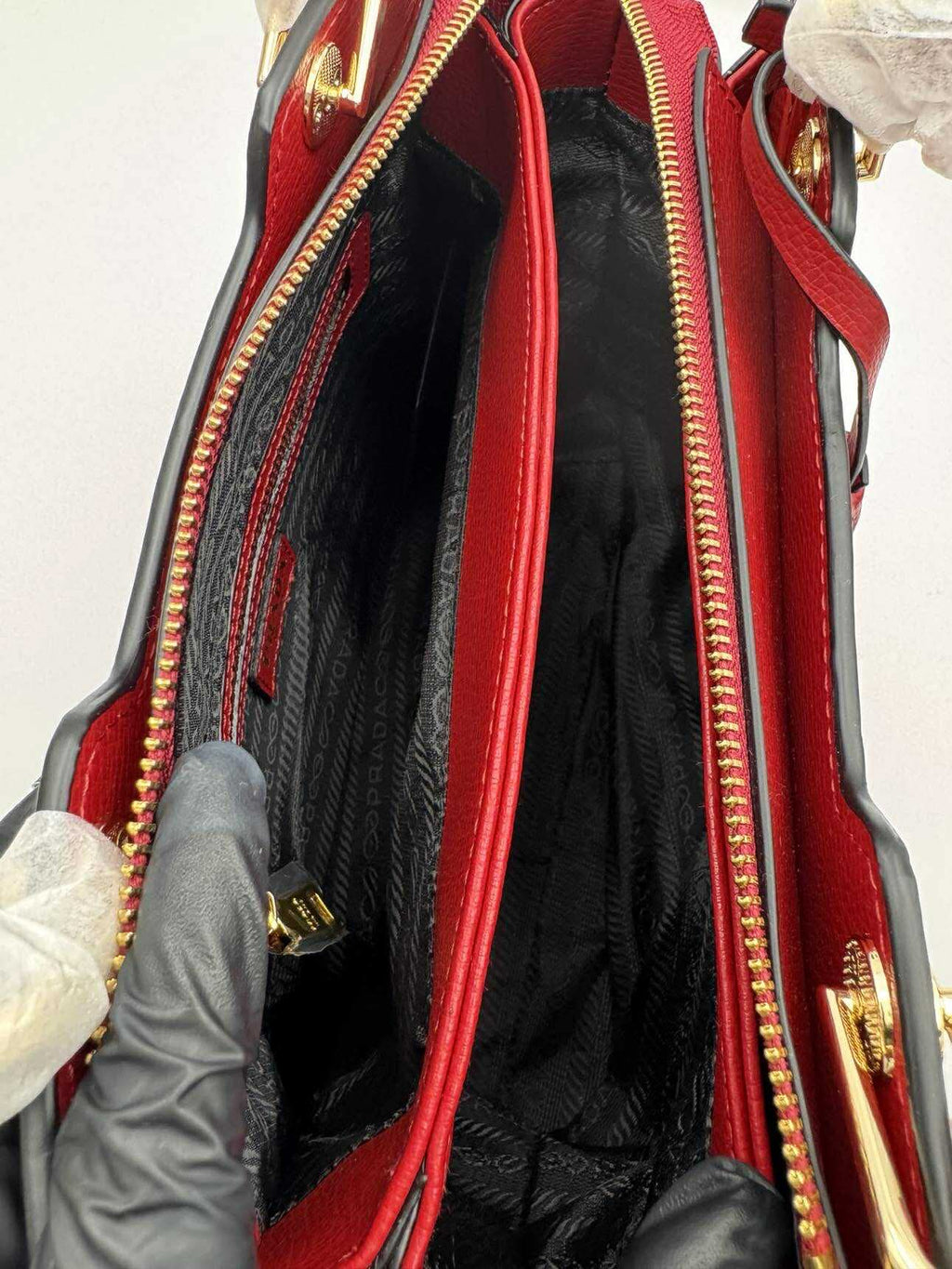 PR-Handbag Red - Studio 1