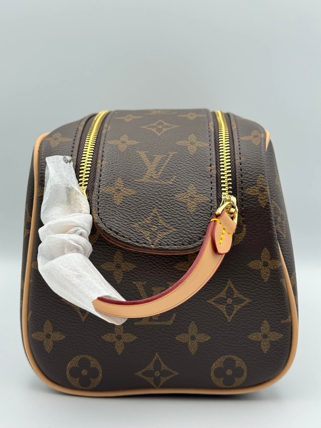 L-Toiletry Monobrown - Studio 1