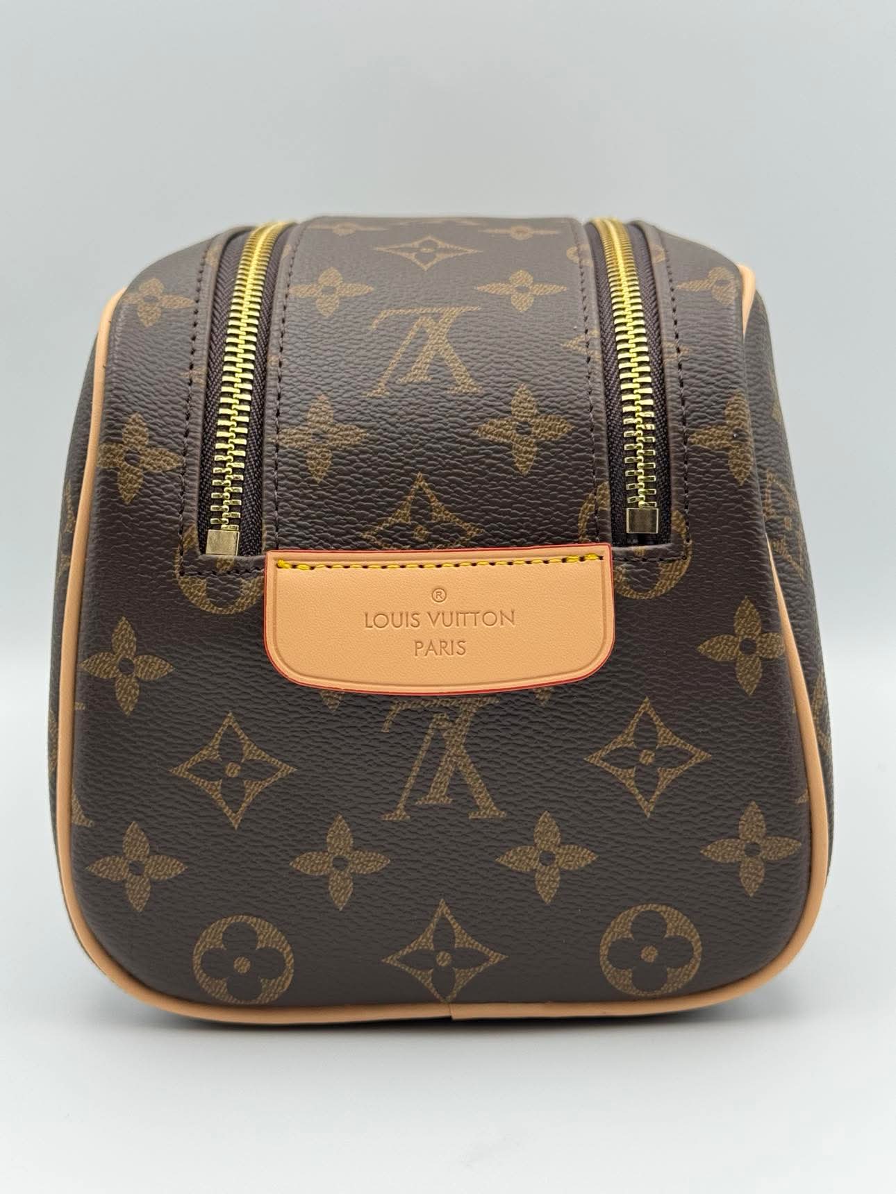 L-Toiletry Monobrown - Studio 1