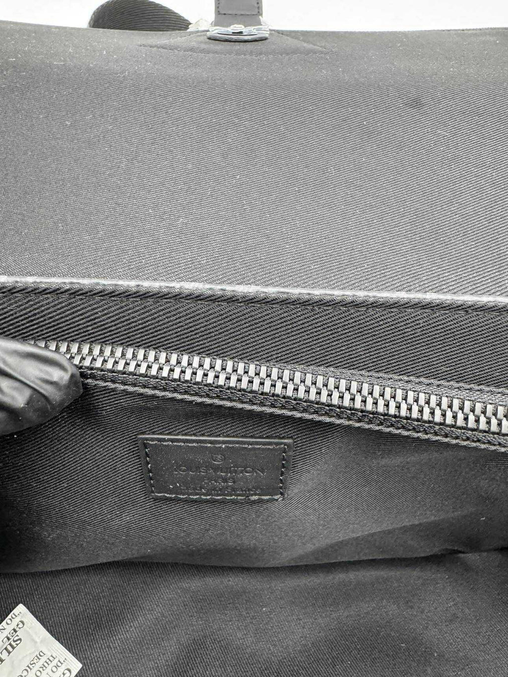 L-CrossbodyMen-Studio 1