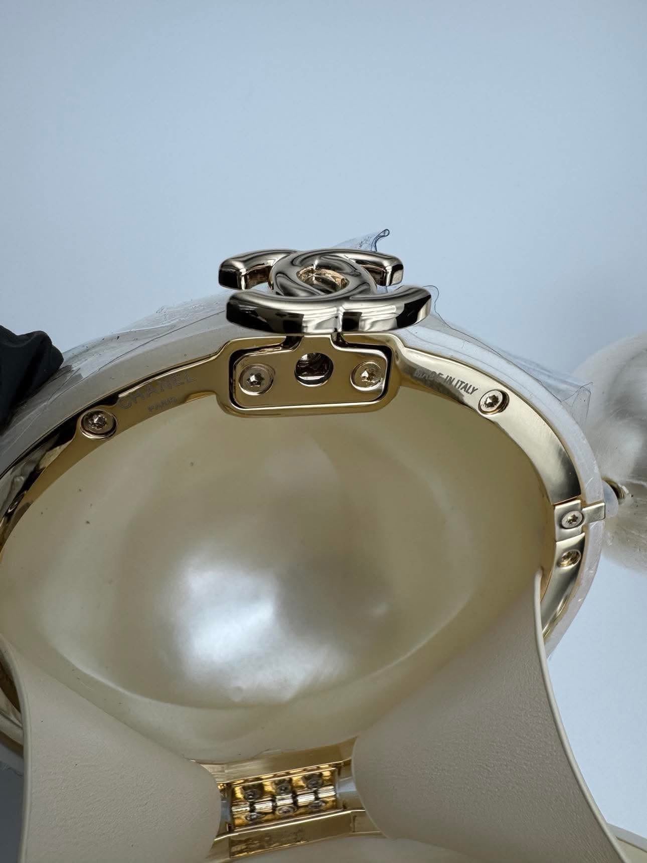 CC-Pearl Crossbody - Studio 1