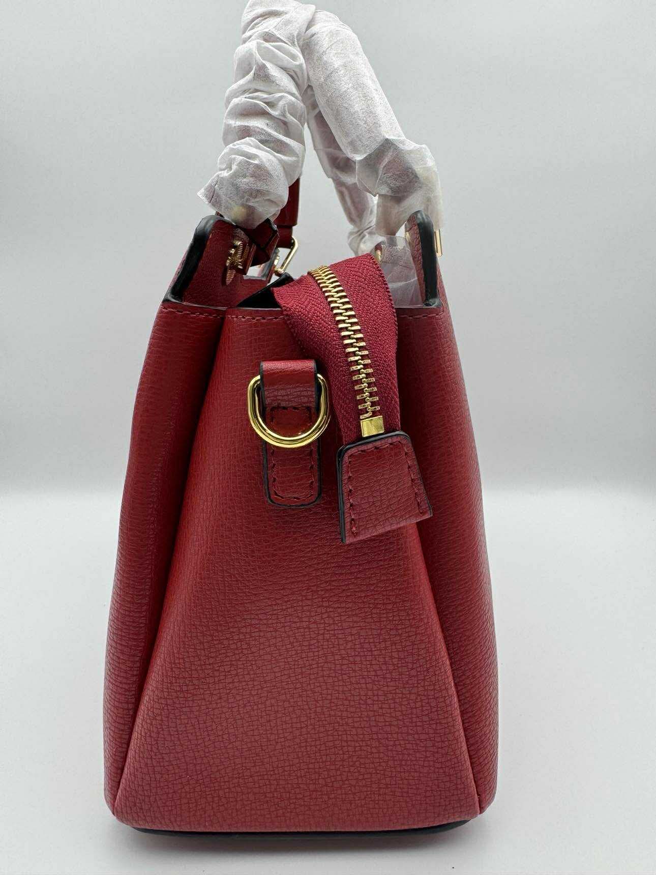 PR-Handbag Red - Studio 1