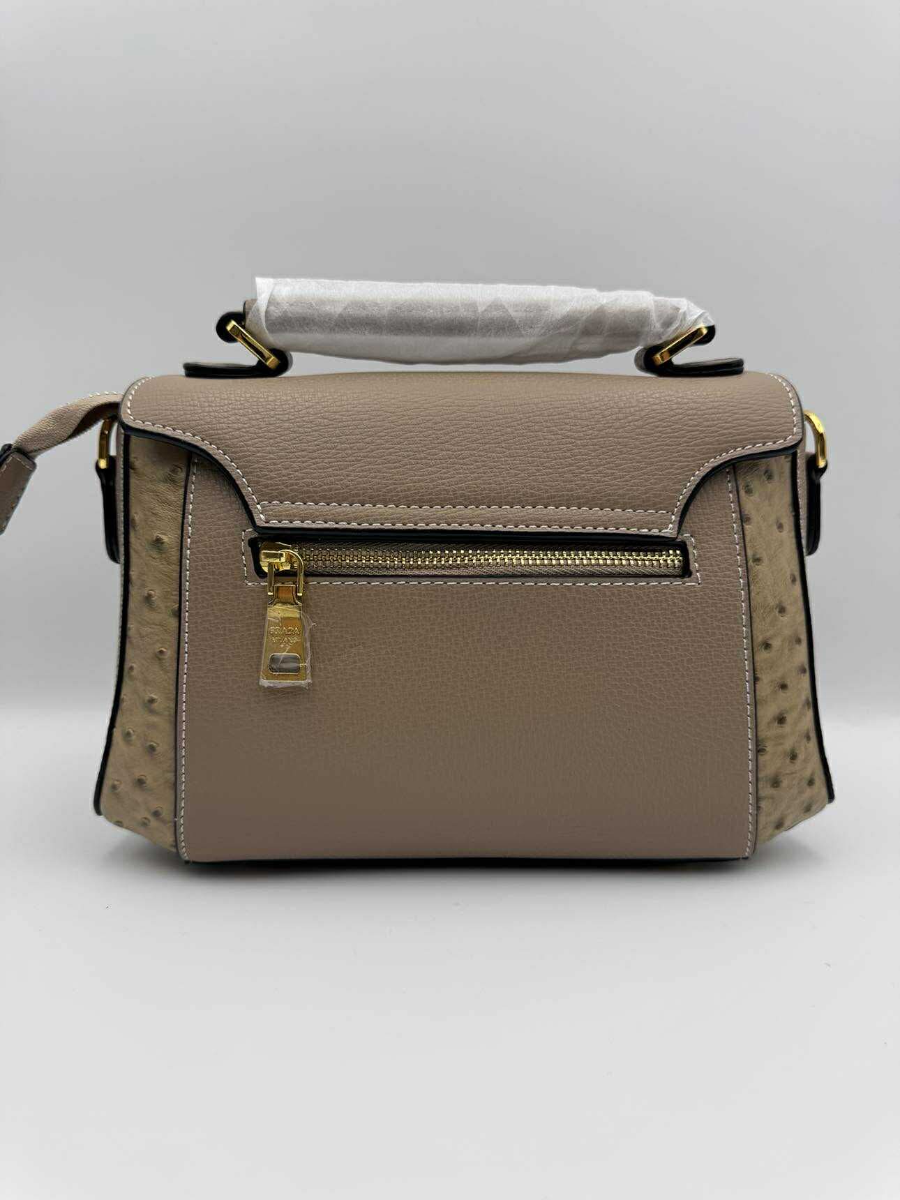 PR-Crossbody Apricot - Studio 1