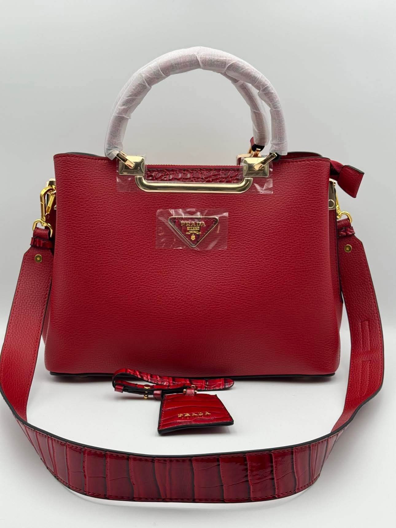 PR-Handbag Red - Studio 1